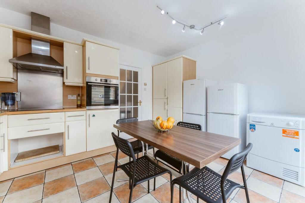 Comfortable Double Room For Your London Getaway Extérieur photo